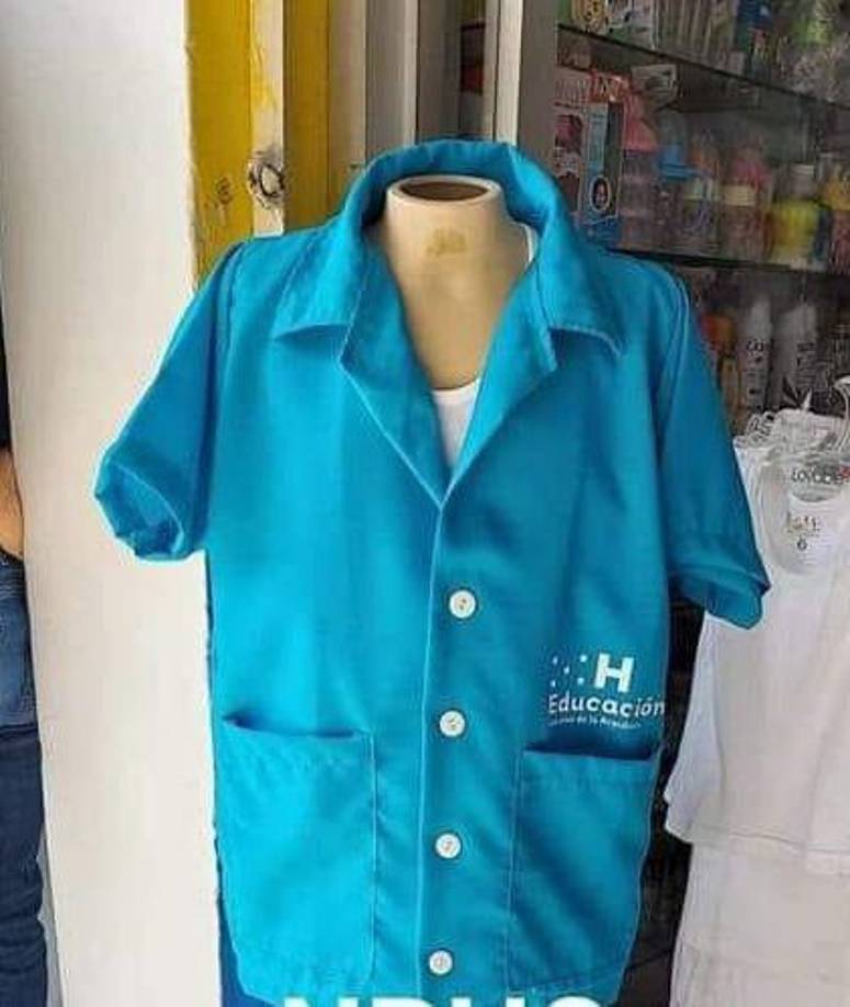 La gabacha es del color de la Bandera Nacional, azul turquesa con un logo del gobierno de Honduras en el lado derecho.