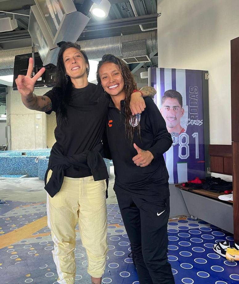 Además, tuvo una gran oportunidad realizando la pretemporada con Pachuca en México donde compartió con exfutbolista del Barcelona, Jennifer Hermoso. Sin duda alguna, Bárbara Murillo es un ejemplo de perseverancia que siempre mantuvo su pasión por el fútbol.