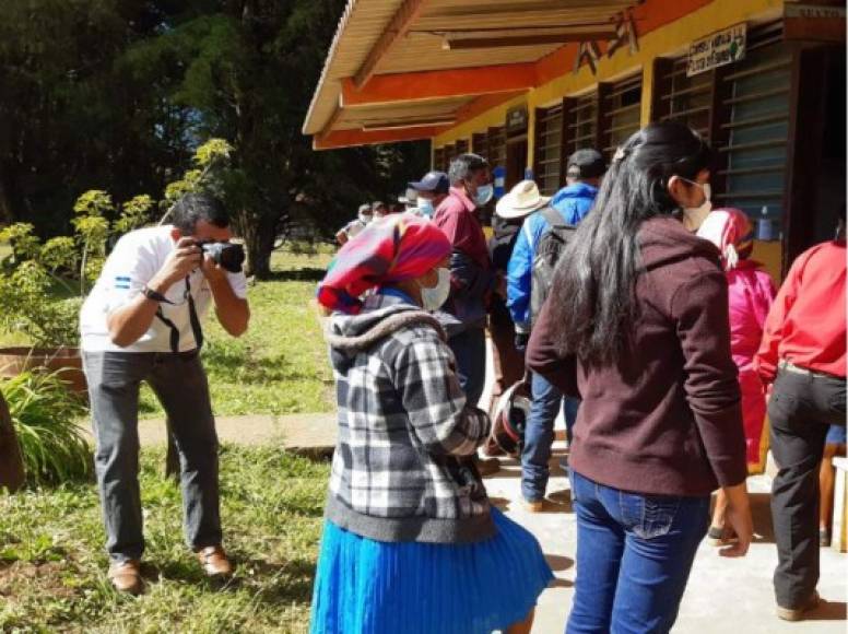 El fotógrafo Amílcar Izaguirre captó la gran fiesta cívica que se respiró en el Valle de Azacualpa, municipio de Yamaranguila, Intibucá.