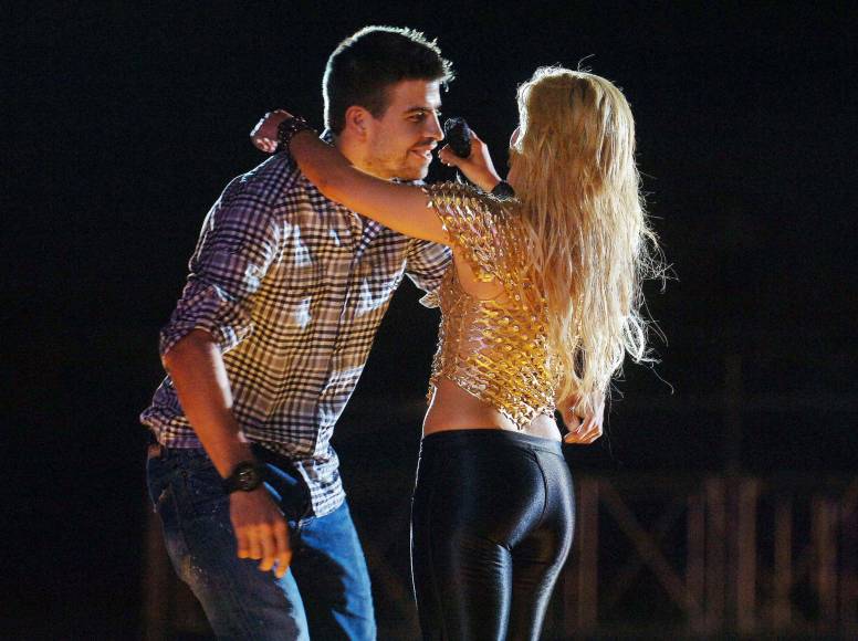 El mismo entorno de la pareja “ni confirma ni desmiente” si la causa de la ruptura es la joven rubia de 22 años con la que Piqué habría sido infiel a Shakira.