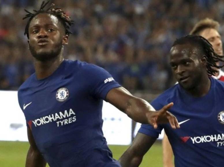 Michy Batshuayi y Victor Moses: En Inglaterra señalan que ambos jugadores serán dados de baja en el Chelsea de cara a la próxima campaña.