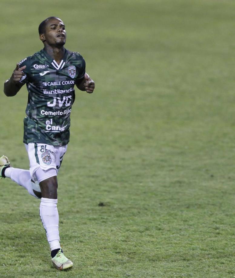 El delantero Edwin Solani le pidió esta semana al Marathón para definir su futuro. El atacante se quedó sin contrato y en el cuadro verdolaga buscan retenerlo. 