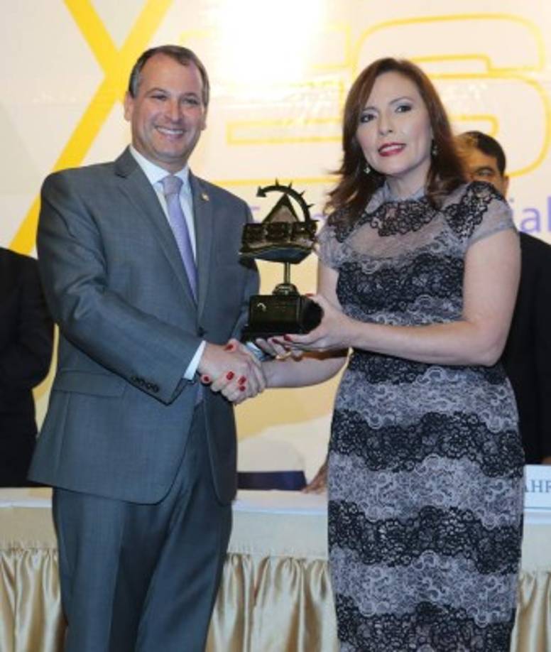 Luis Larach y Nidia Manzanares.