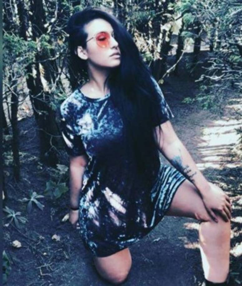 Ahora luce más madura y sensual como su madre.