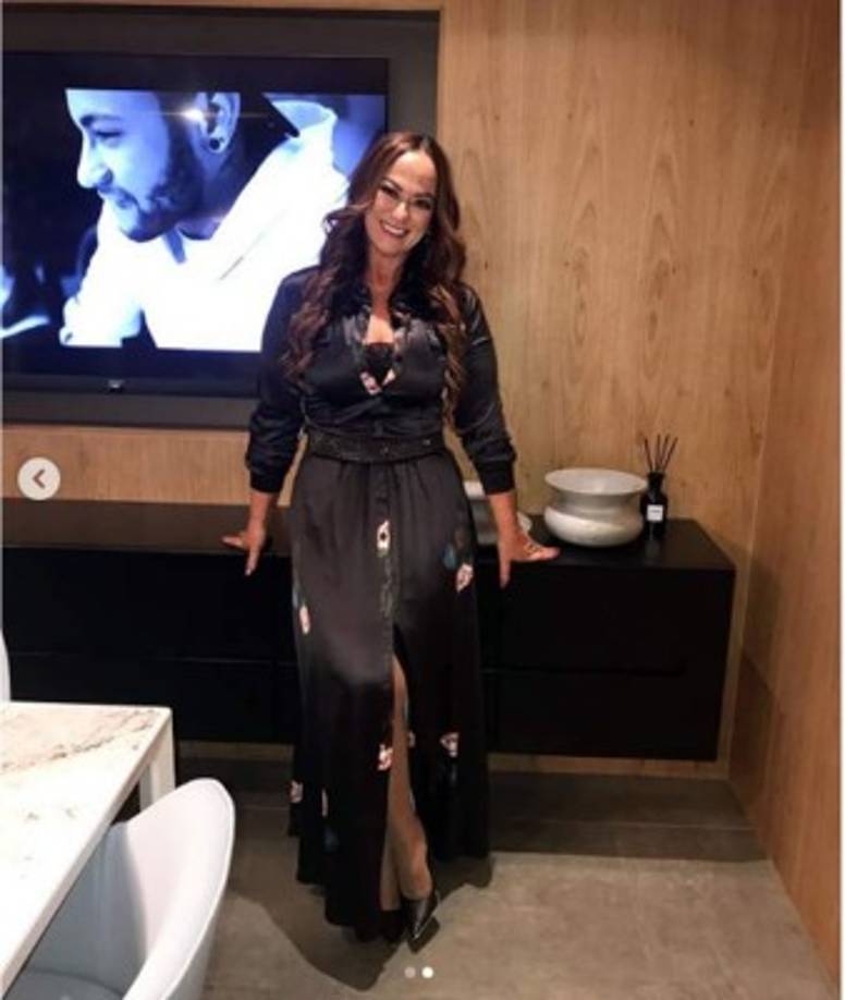 Nadine Gonçalves tiene 53 años de edad y su joven novio 22, es decir una diferencia de 31 años.