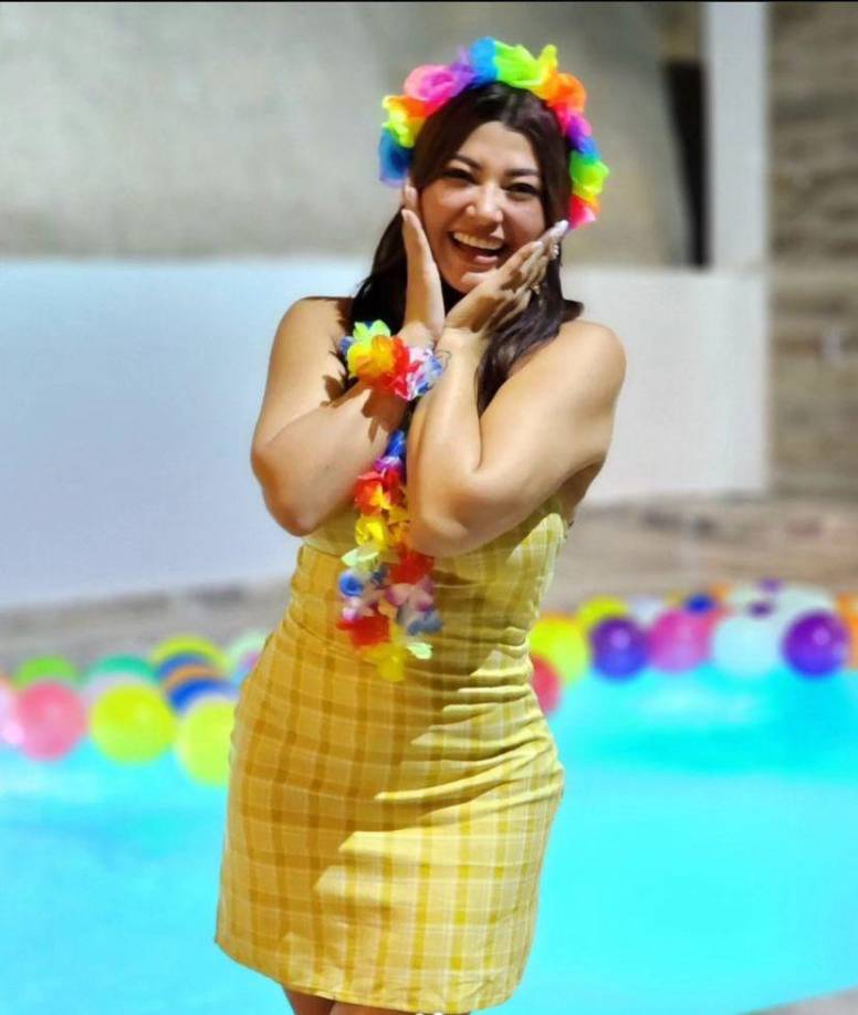 Cabe mencionar que hay quienes refieren que la presentadora cumplirá 33 años, debido a que dicen que nació el 25 de enero de 1991. Sin embargo, Flores señaló que cumplirá 30 años.