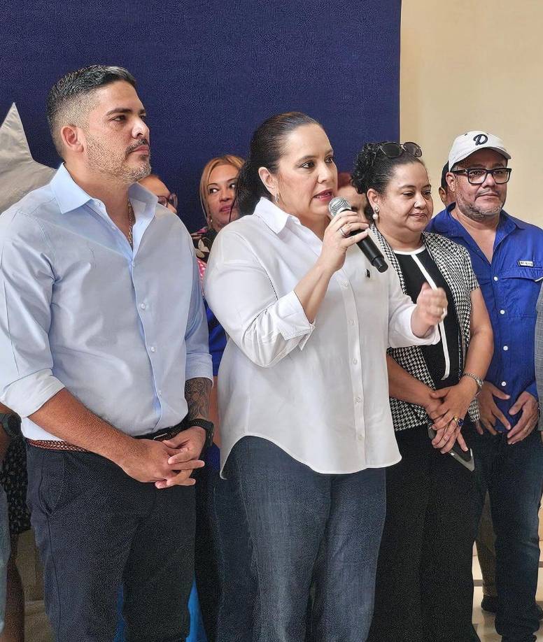 La exprimera dama detalló que ella le ha demostrado al mundo lo sólido que ha sido su matrimio con el expresidente Juan Orlando Hernández, con el cual tienen más de 35 años de ser pareja.