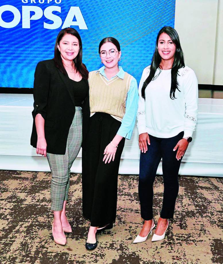 Isis Rodríguez, María José Alvarado y Ana Miralda