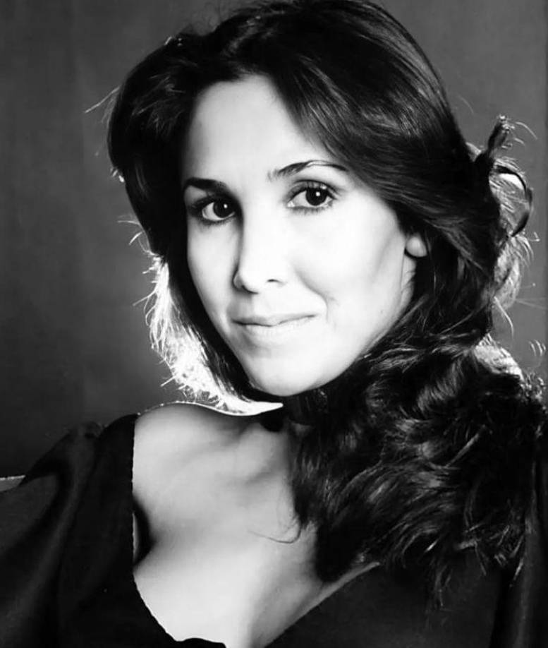 “Tan alegre como el baile de punta y colorido como el carnaval”, reveló la hermosa actriz mexicana refiriéndose a su amor por la cultura y tradiciones del país hondureño.