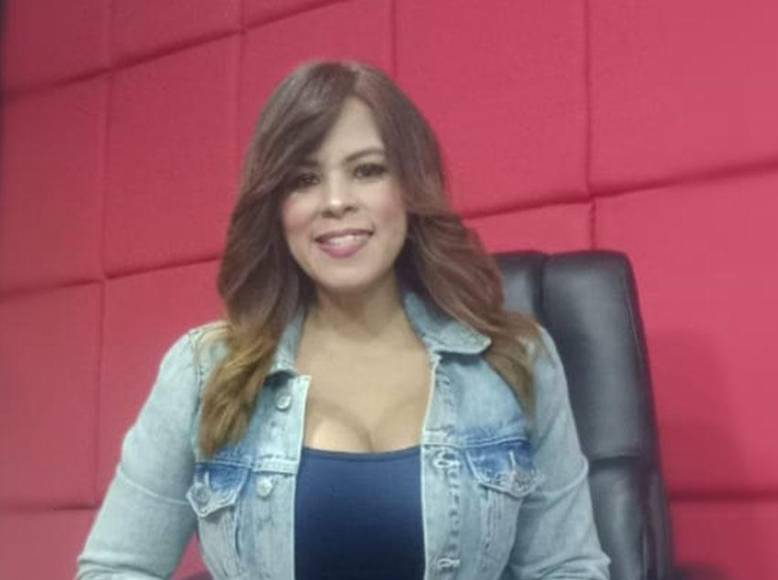 Melissa Andino se comprometió con el reconocido periodista hondureño Orlando Ponce Morazán.
