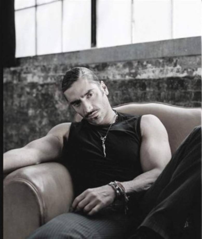 El artista mexicano ha conquistado a millones de fans con su voz y con su belleza corporal.<br/>