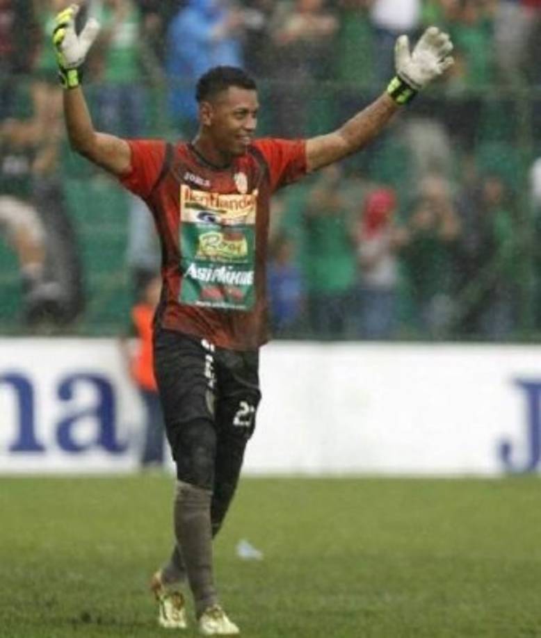 Denovan Torres: El portero catracho estaría saliendo del Marathón ante la llegada del panameño José Calderón.
