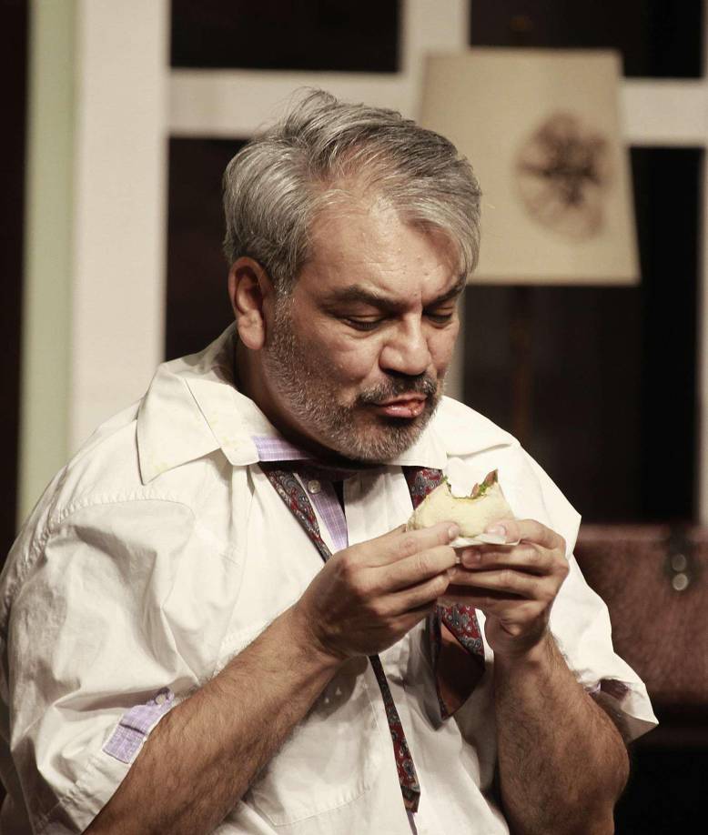 Néstor Vignale es el personajes principal de la obra. 