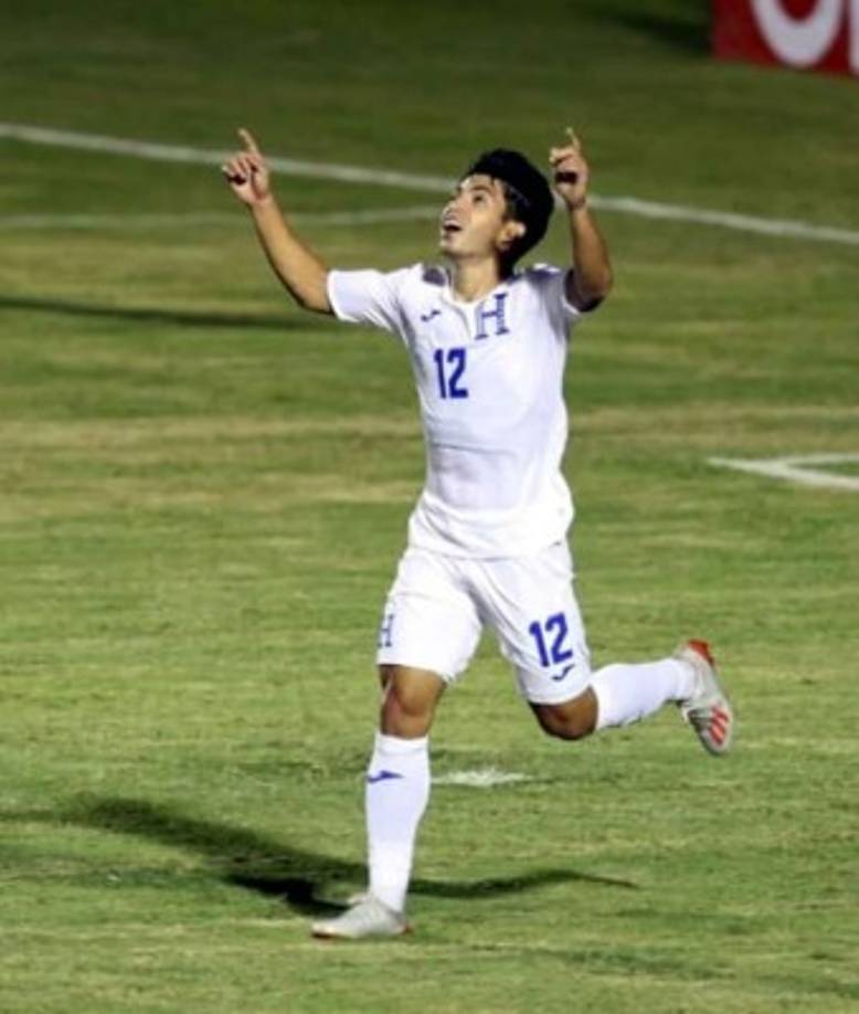 Pero fue Jonathan Rubio quien terminó por empujar el balón para el 3-0 de Honduras.