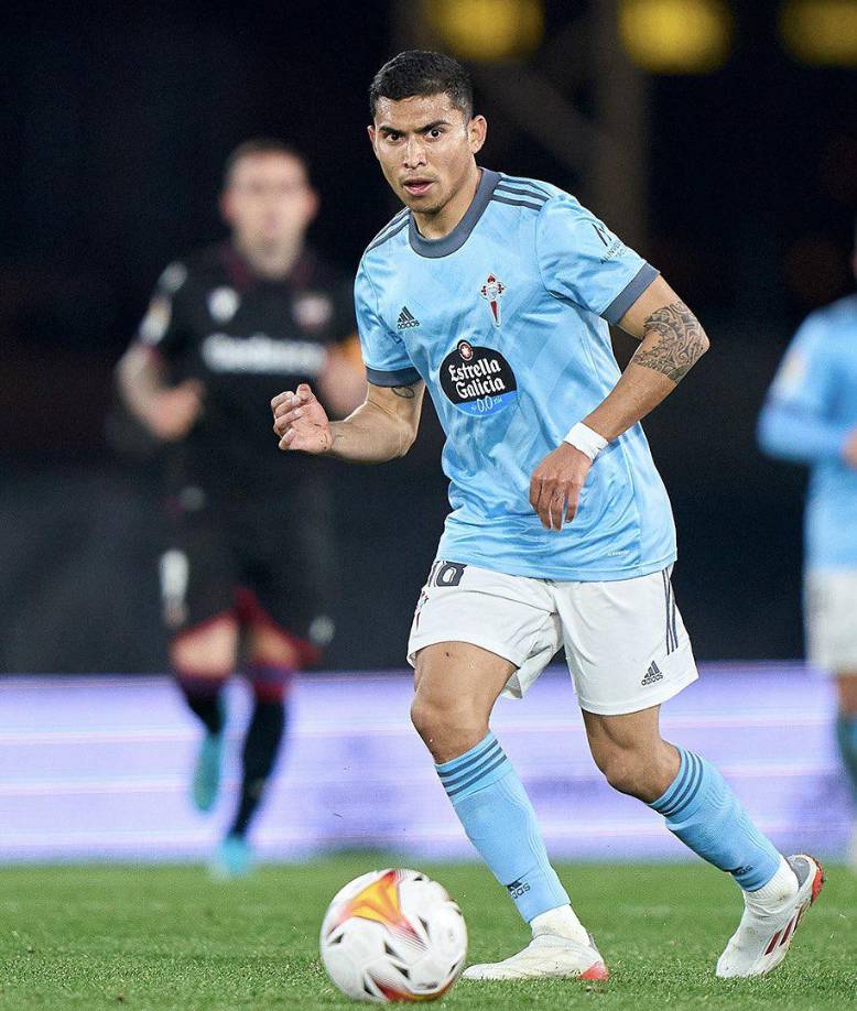 El futbolista mexicano Orbelín Pineda jugará en el AEK Atenas, llega procedente del Celta de Vigo de España.