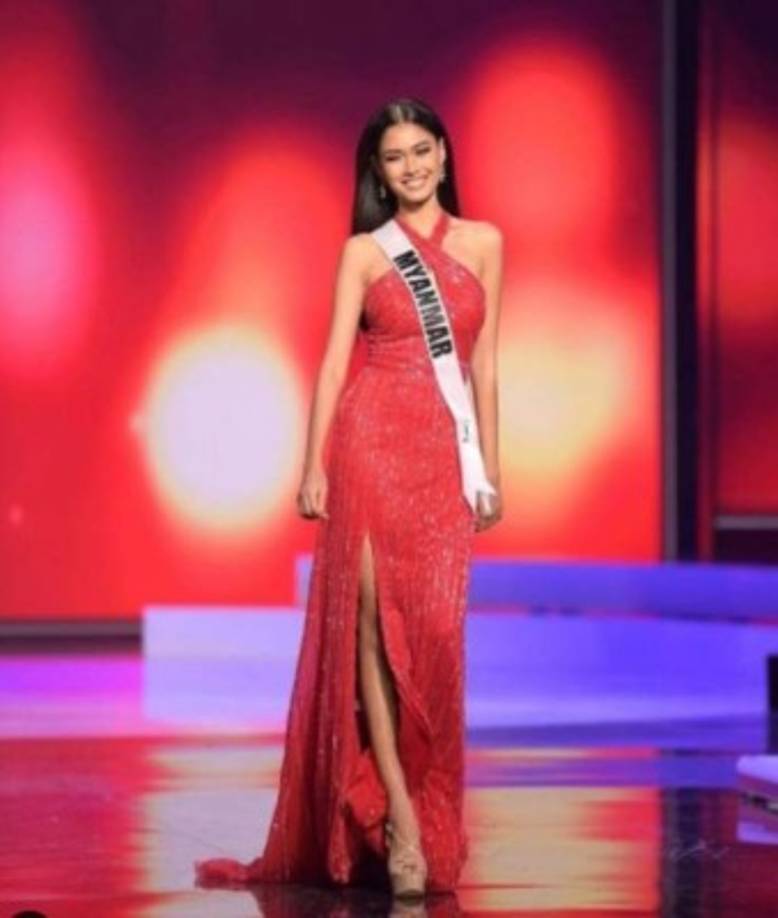 'Nuestra gente está muriendo y recibiendo disparos de los militares todos los días. Me gustaría pedir a todo el mundo que hable de Myanmar. Como Miss Universo Myanmar, desde el golpe he hablado de ello todo lo que he podido', dijo en un vídeo enviado para el certamen, celebrado en Florida.