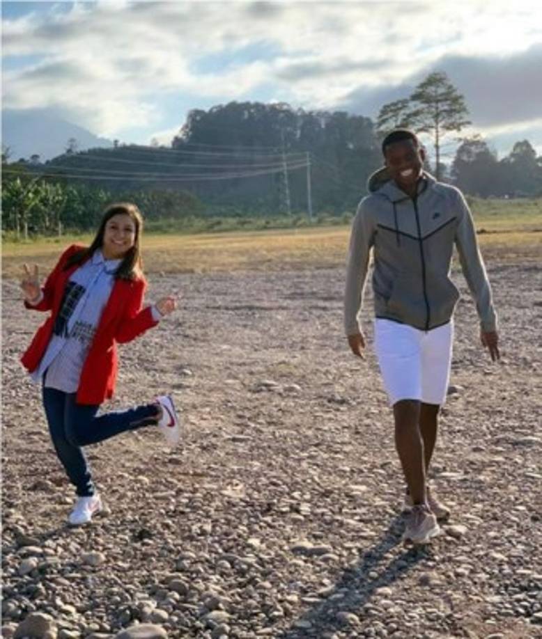 Boniek García disfrutando con su esposa Ivania Reyes en San Pedro De Tutule, La Paz, Honduras.
