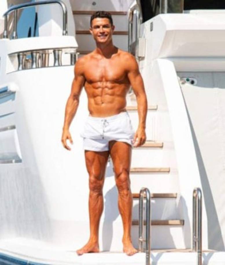 Tras la eliminación de Portugal de la Eurocopa, CR7 decidió comenzar sus vacaciones al lado de sus seres queridos .