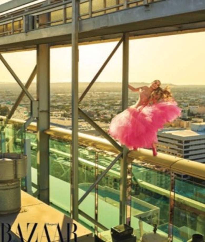 La sensual sesión de fotos es para la edición del mes de abril de dicha revista.