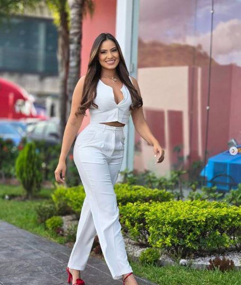 “Les puedo asegurar que lo antes expuesto son y serán las únicas razonas de posponer este compromiso”, afirmó. 