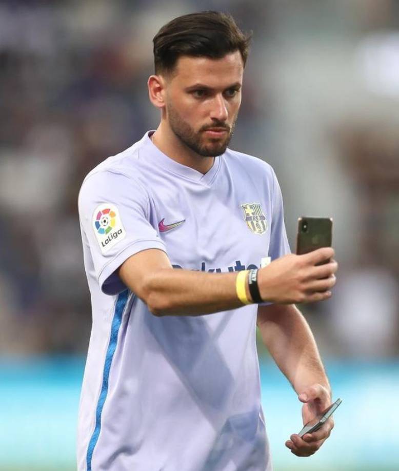 Se trata de Aviv Levy (29) quien se desempeña como presentador y administrador de las redes sociales del importante club. 