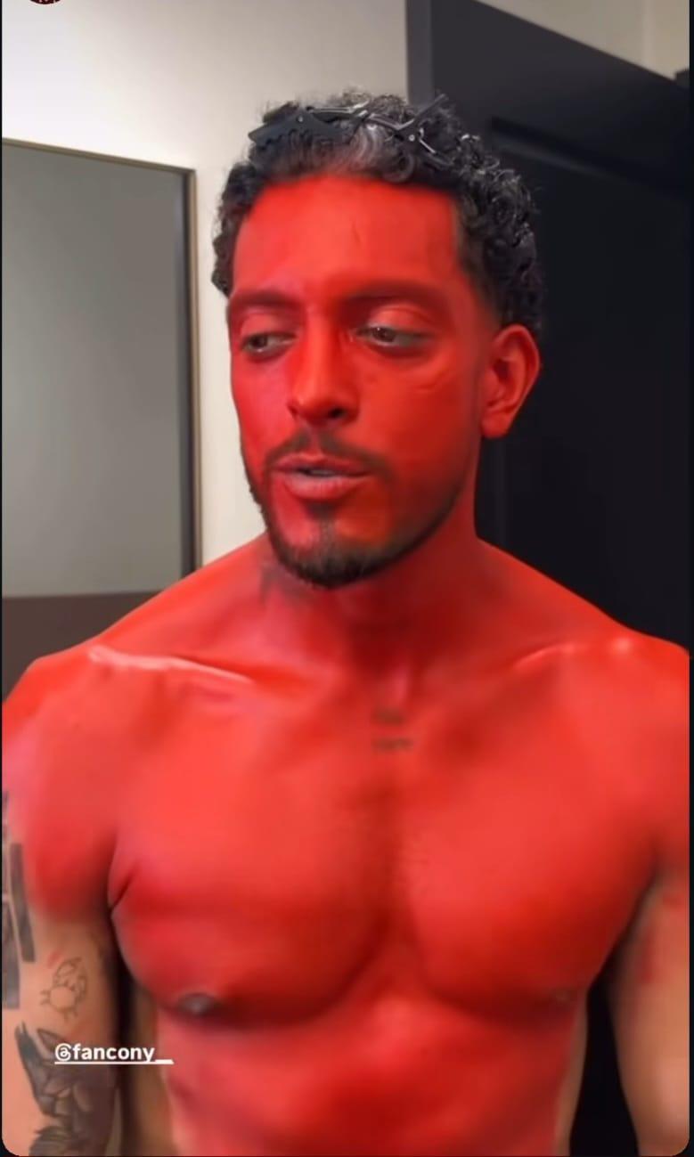 Fancony causa sensación con su disfraz de Halloween en gira por USA