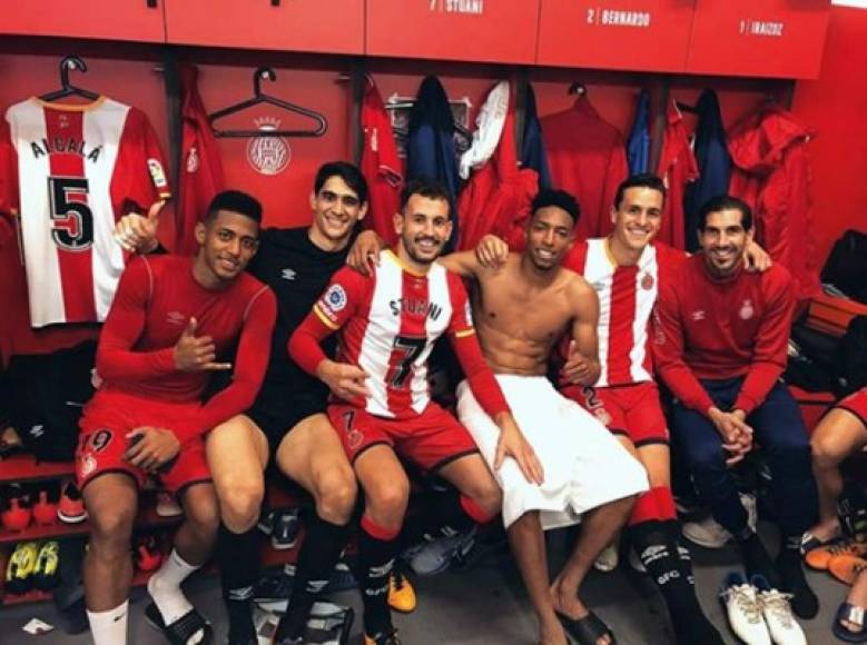 El delantero hondureño colgó esta imagen a su cuenta de Instagram después de la victoria.