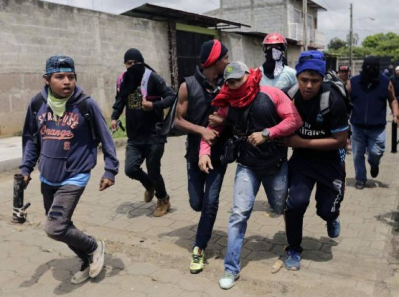 La ciudad de Masaya, 30 km al sureste de Managua y de 100.000 habitantes, se declaró el lunes en rebeldía para exigir que el presidente Daniel Ortega y su esposa y vicepresidenta Rosario Murillo abandonen el poder.
