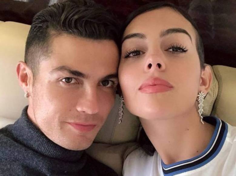Cristiano Ronaldo y Georgina Rodríguez se alistan para recibir el Año Nuevo.