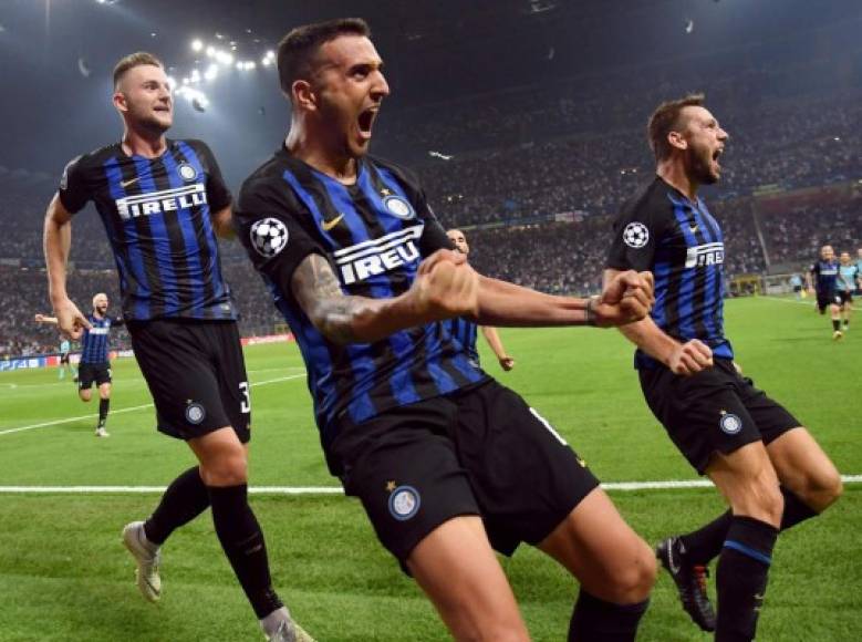 El Inter de Milán derrotó 2-1 al Tottemham después de ir perdiendo cuando faltaban cinco minutos para el final, este martes en el estadio Giuseppe Meazza. Ambos son rivales del Barcelona en la fase de grupos.