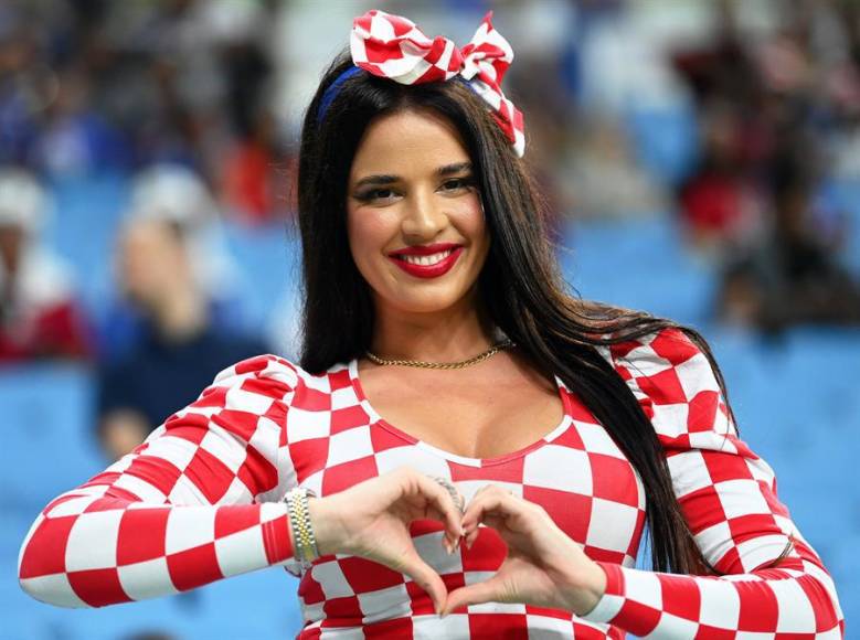 Ivana Knoll viajó a un Mundial por tercera vez. Su primera Copa del Mundo apoyando a Croacia en Brasil 2014.