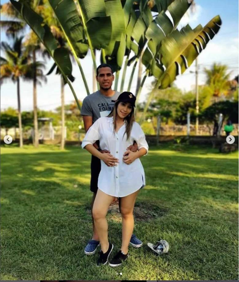 Eddie Hernández - El delantero del Olimpia visitó Zambrano, Francisco Morazán, con su novia Yamileth Varela.
