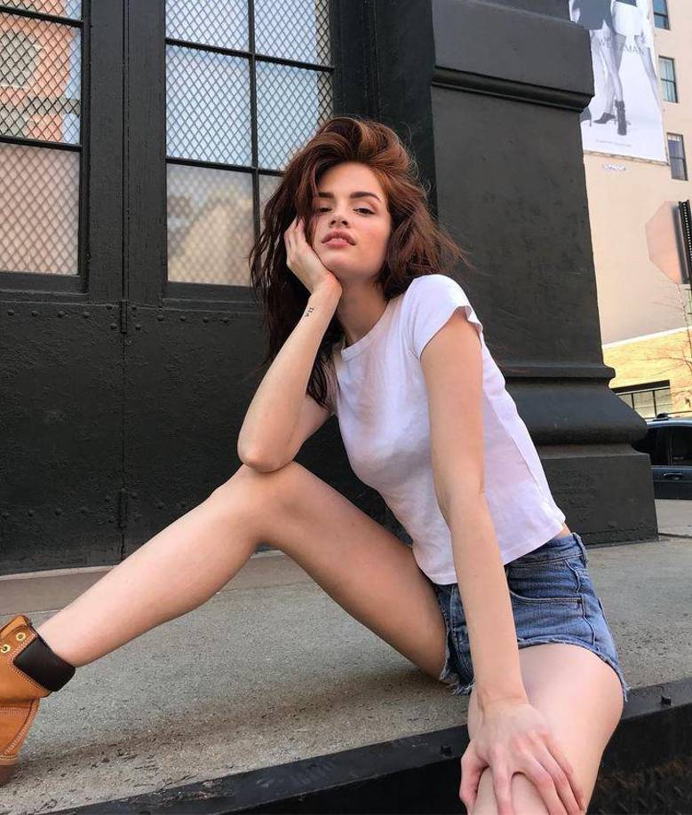 ”Cuando me dijo eso, mi corazón se partió en pedazos. Pero las cosas pasan en la vida por una razón, me vino la oportunidad de viajar por todo el mundo como modelo y yo me enamoré de eso”, agregó Stephanie Cam en su relato. 