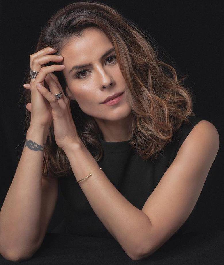 León, en un momento de “liberación” como ella misma lo define, concluye que “socializar y verbalizar cosas que te han dolido o te han marcado ya es un paso para sanar”. El nuevo pódcast de la Agencia EFE es su primera gran apuesta sonora en América Latina, en el que con una mirada feminista se abordan temas que afectan a las mujeres latinoamericanas con invitadas como Greeicy y Zharick León.