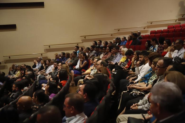 El noble público respondió positivamente al llamado a la solidaridad con los niños y jóvenes, en la aldea Arena Blanca, de El Progreso, Yoro.