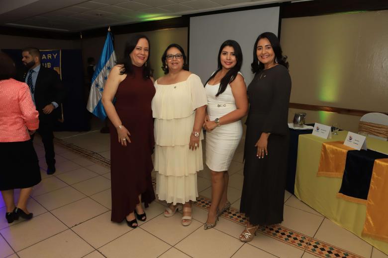 María Del Carmen Girón, Liliana Canales, Dayra Palacios y Marlene Rivera