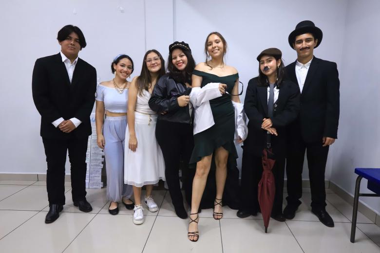 Leandro Martínez, Isabella Castillo, Samantha García, Nathaly Pérez, Sofía Sandoval, Paula Cervantes y José Claros.