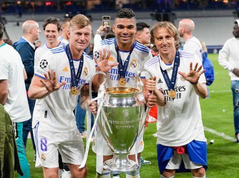 Toni Kroos, Casemiro y Luka Modric formaron un espectacular tridente en el medio de la cancha. Kroos: “No encontrarás una final perdida con esta combinación. ¡Lo dice todo! Lo echaré de menos. Te voy a echar de menos”.