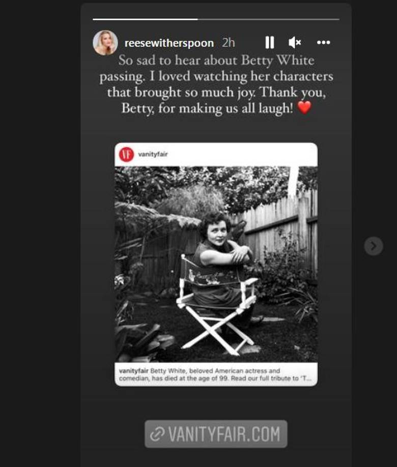 También compartió su tristeza en las redes sociales Reese Witherspoon. “Me encantó ver a sus personajes, que trajeron mucha alegría. Gracias, Betty, por hacernos reír a todos”, dijo la actriz.