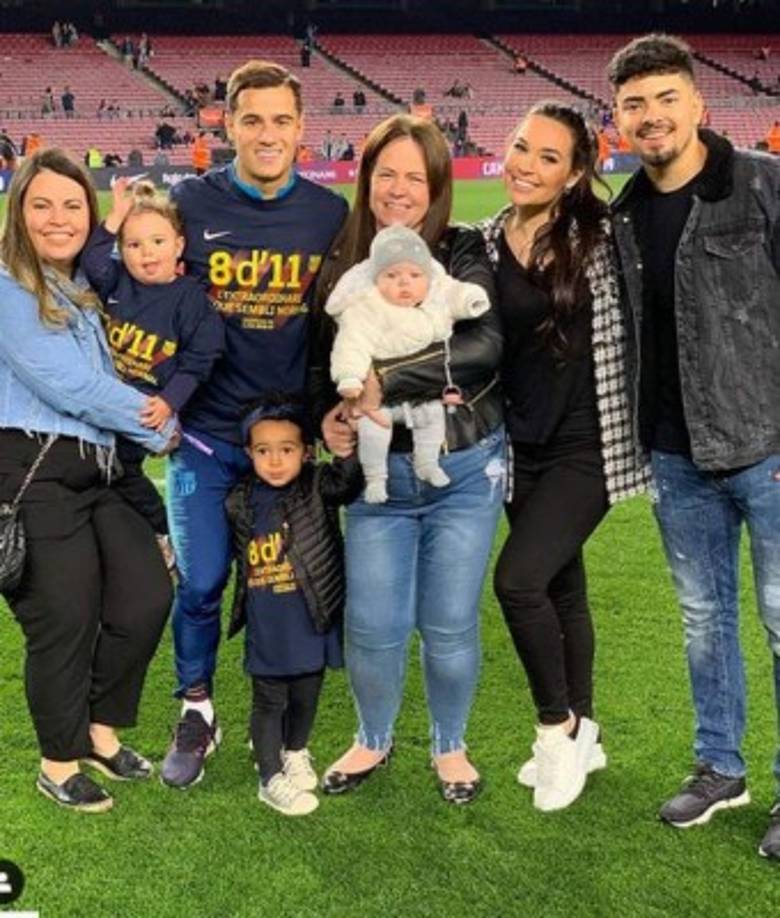 La esposa de Coutinho y el jugador del Barcelona celebraron a lo grande la obtención de la Liga española del club culé.