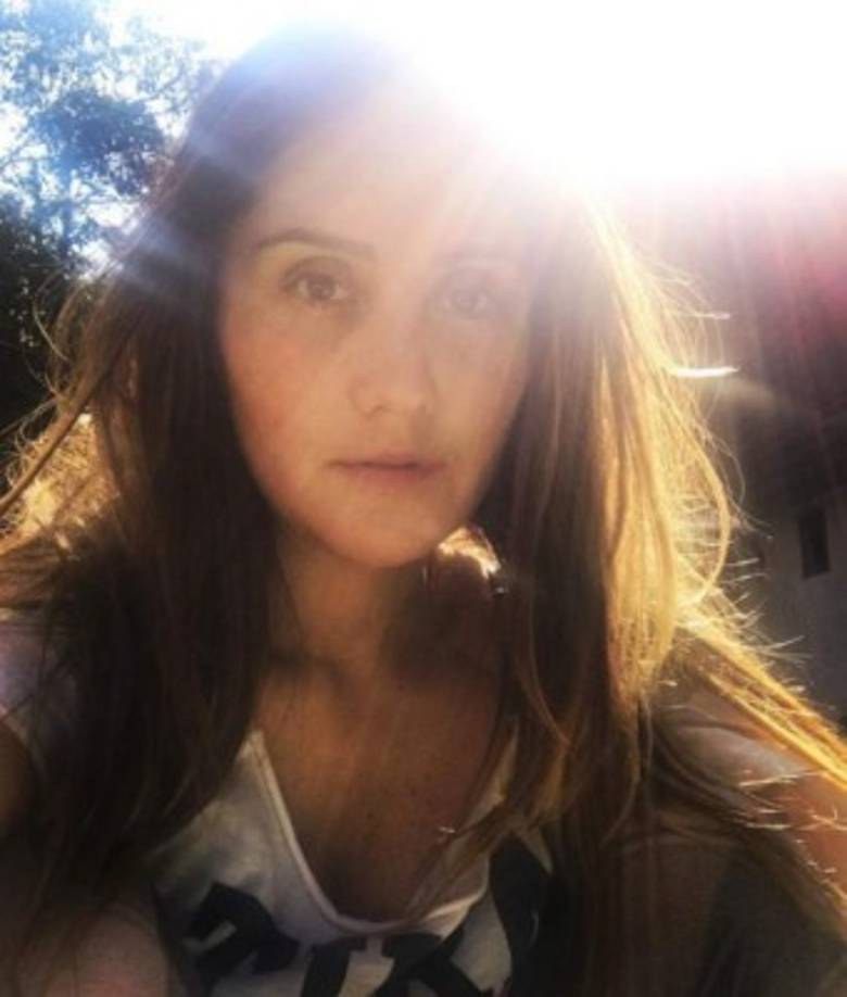 Dulce María se une a las famosas que no temen mostrar su rostro al natural.