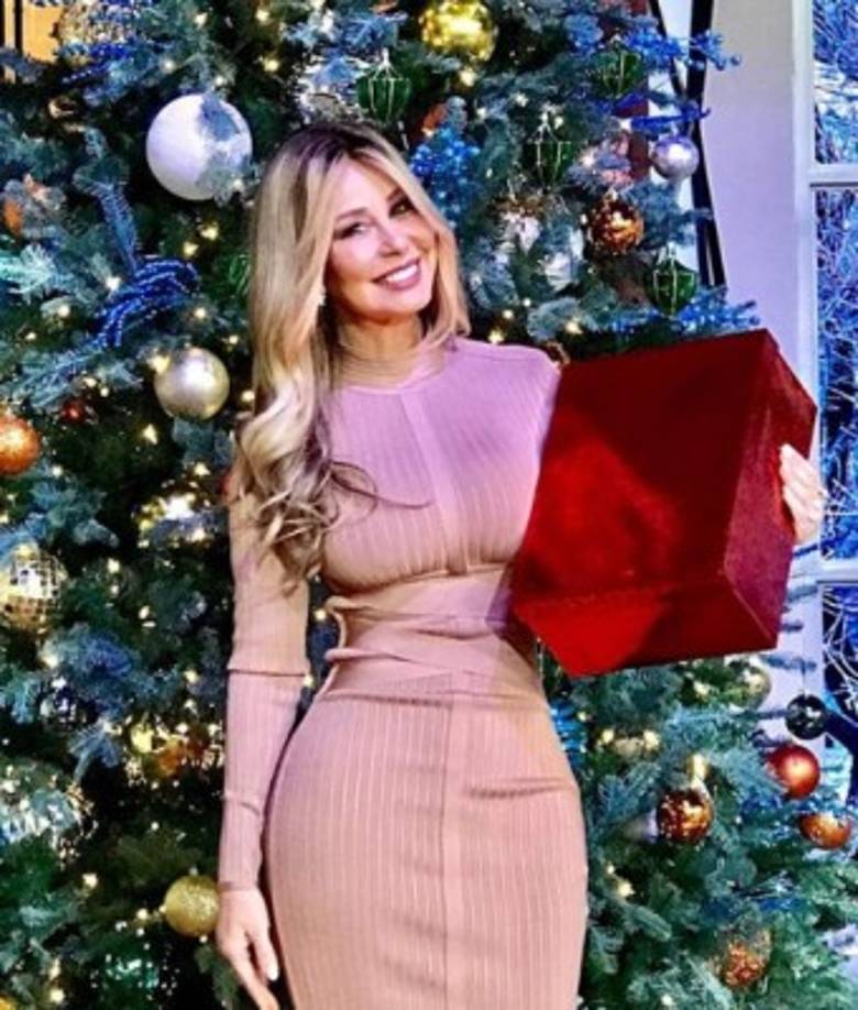 Después de 8 años de ausencia del periodismo televisivo, en 2013, Dellanos regresó a la televisión como anfitrión y colaborador de la cadena hispana Estrella TV con sede en Estados Unidos y su revista de noticias En la Mira con Enrique Gratas