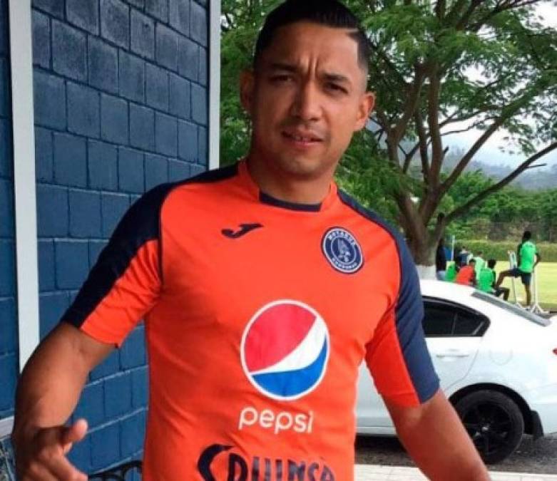 Emilio Izaguirre: El lateral izquierdo se pesentó a la pretemporada del Motagua, le pidió permiso a Diego Vázquez para mantenerse en forma mientras se define su futuro. De no encontrar equipo en el exterior, señaló que la primera opción en la Liga Nacional es el club azul.