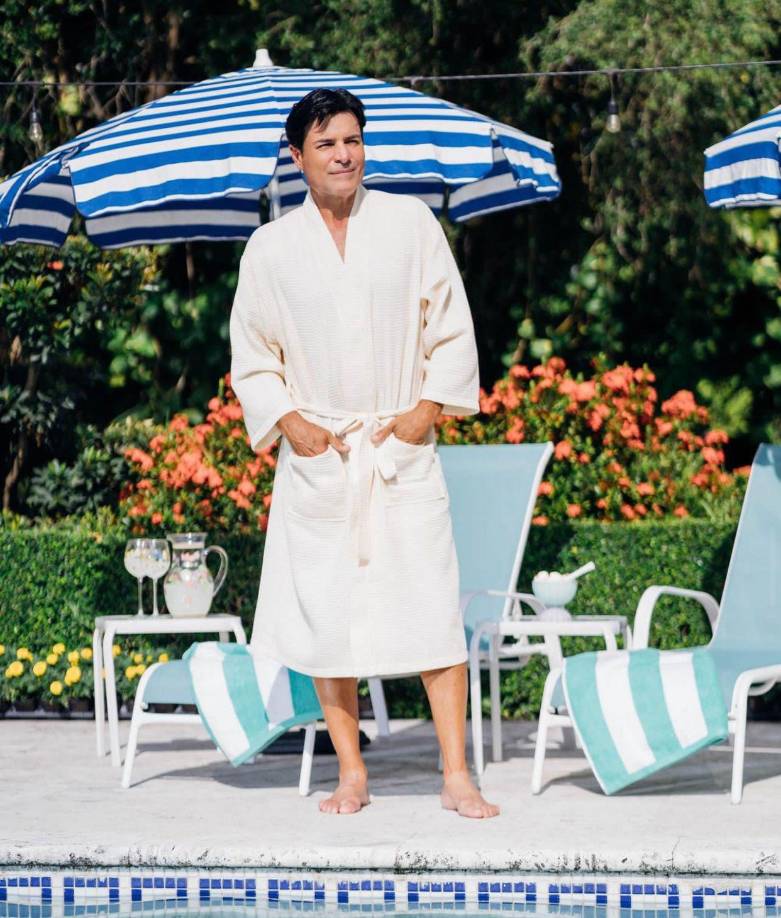 La lista incluye a Andrés Torres, Andy Clay, Cruz Felipe, Édgar Barrera, Elena Rose, Florentino Rivera, Juan Morelli, Julio Reyes, Luis Alfredo Salazar, Maffio, Mario Cáceres, Mauricio Rengifo, Miguel Andrés Martínez, Mottif, Pablo Preciado, Rafa Pabón, Reggi “El Auténtico”, Richi López y White Star, además de Yasmil Marrufo.