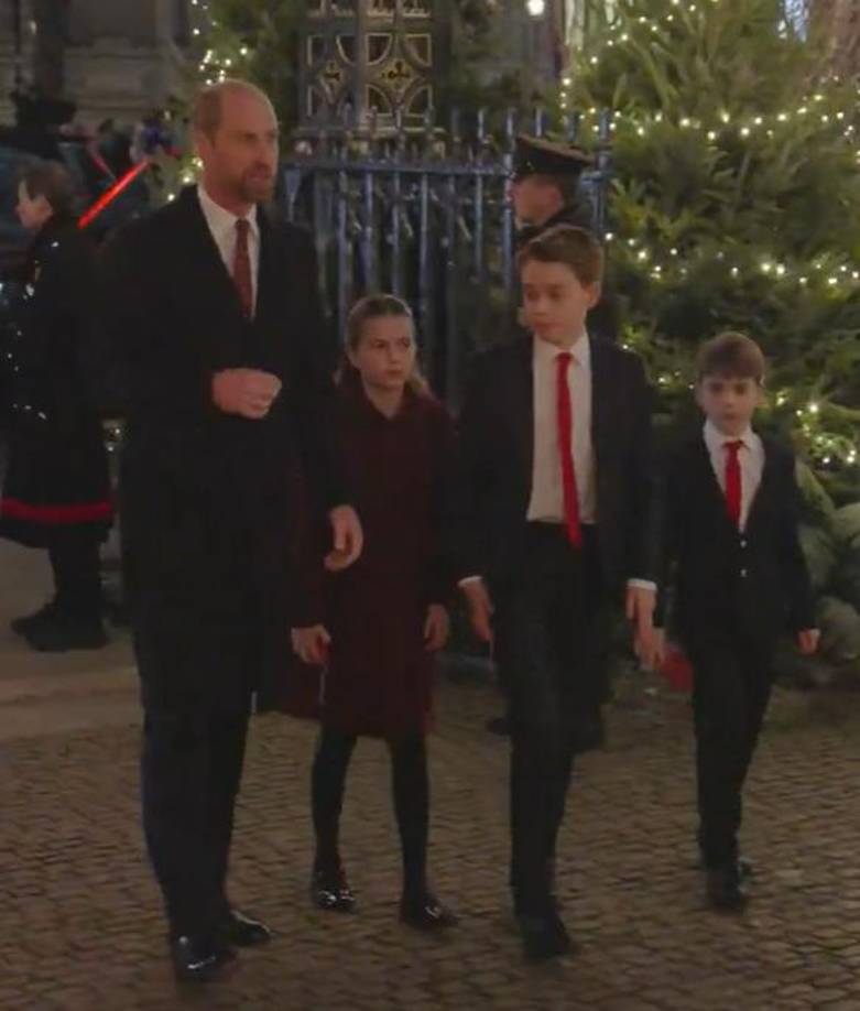 Kate estuvo arropada por su esposo, el príncipe William y sus hijos, los príncipes George, de 11 años, Charlotte (9) y Louis (6) en este evento, celebrado en la Abadía de Westminster, que marca un punto de inflexión en su retorno gradual a los eventos públicos después de completar su tratamiento de quimioterapia el pasado septiembre.