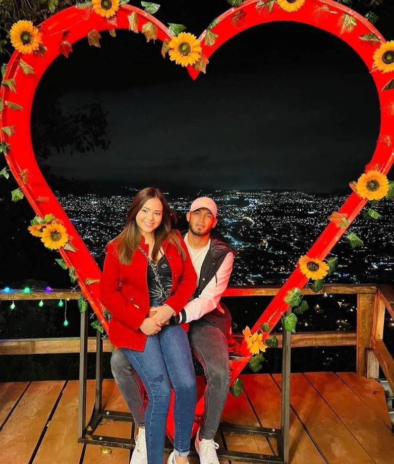 Amanda Hernández: La guapa catracha es la esposa del defensor Marcelo Pereira del Motagua.