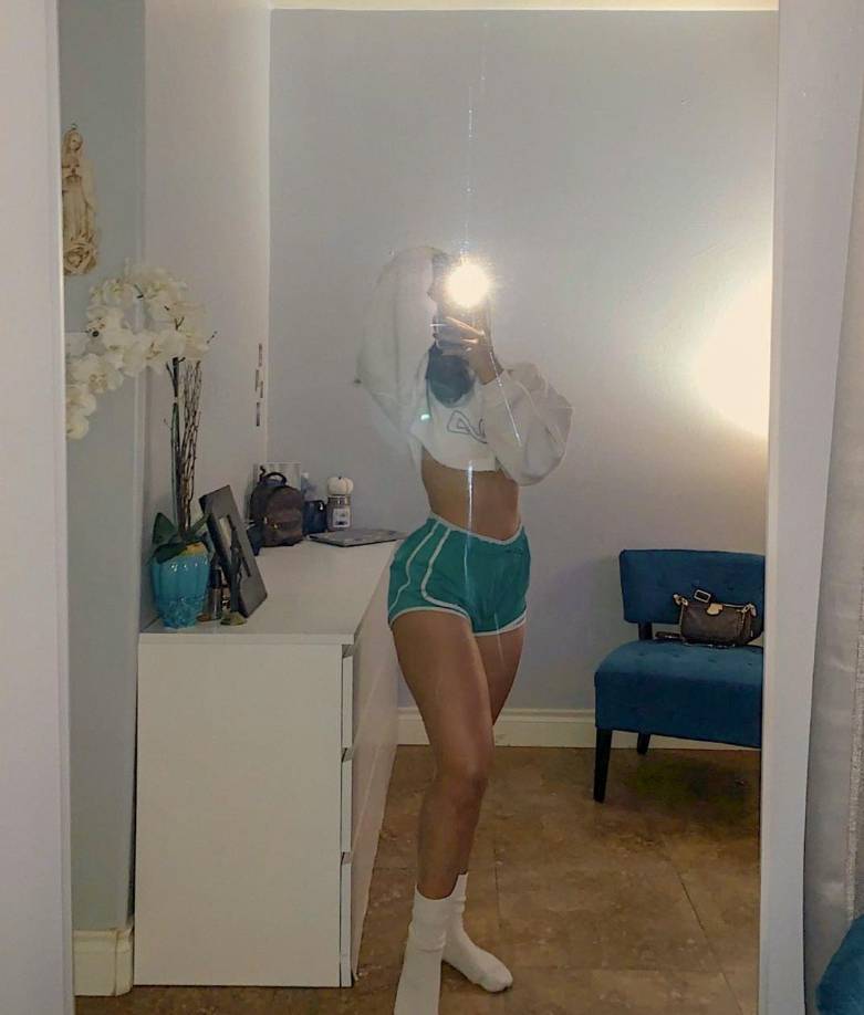 Deyaris ha decidido aventurarse en el mundo del entretenimiento erótico a través de OnlyFans, el sitio que ha revolucionado la forma en que se publica y consume contenido dirigido al público adulto.