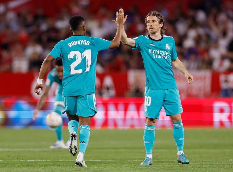 Luka Modric felicitó a Rodrygo Goes por su gol.