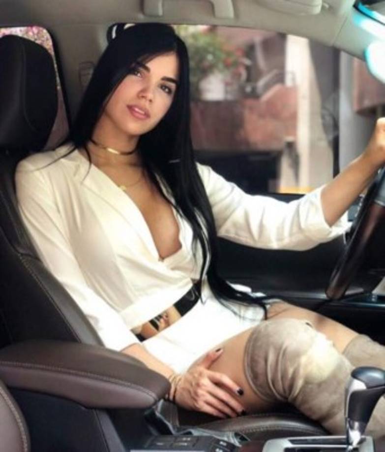 La reina de bellaza comparte sus fotos de modelaje con más de 792 mil seguidores en Instagram.