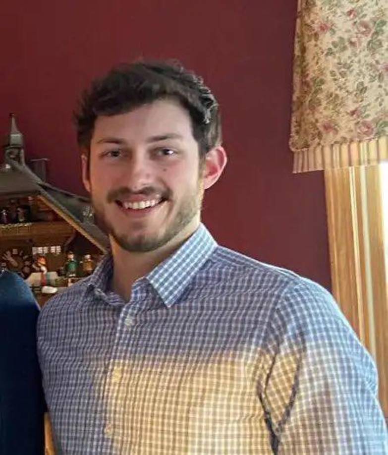 La jefa interina de la Policía de Louisville, Jacquelyn Gwinn-Villaroel explicó que Sturgeon “adquirió el arma legalmente” el 4 de abril, una semana antes de perpetrar el lunes, el ataque en un banco, donde hirió además a otras ocho personas y luego murió por disparos de la Policía.